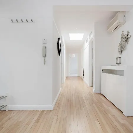 Large Penthouse By Damask Homes With Parking *
