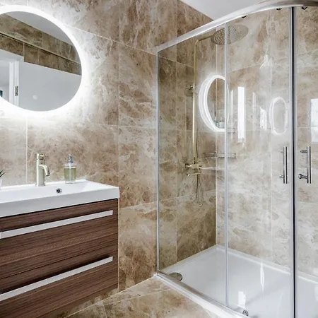 Large Penthouse By Damask Homes With Parking Apartment