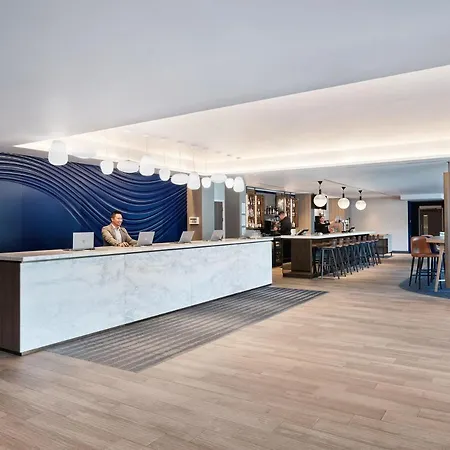 Hyatt Place London Heathrow Airport 4* Хитроу