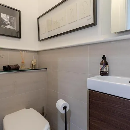 Tower Bridge Luxxe Nomads Lavish Choice For Large Groups - Free Parking