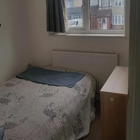 Cosy Relaxing 4 Bed With 2 Parking Space Lägenhet *