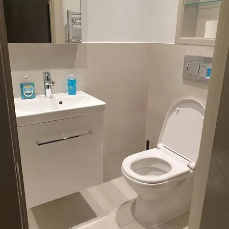 Long Stays 1bed Studio Serviced Netflix & Free Wifi Perfect For Solo And Coupled Guests Apartament *
