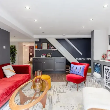 Appartamento Swanky In Bethnal With Garden Londra