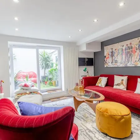 Appartamento Swanky In Bethnal With Garden Londra