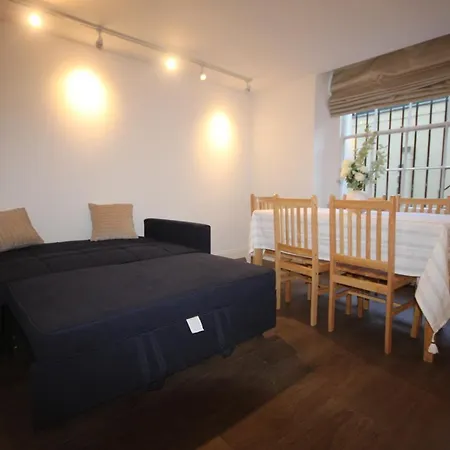 Superb Flat Near Victoria Station * Londen