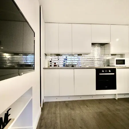 Superb Flat Near Victoria Station *