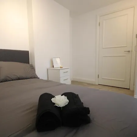 Appartement Superb Flat Near Victoria Station Londen