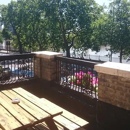 Travel Joy Hostels * London