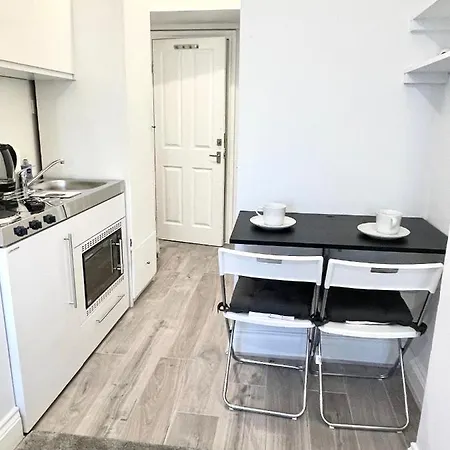 Stylish By Luxestays Shepherds Bush * 伦敦