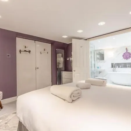 Swanky In Bethnal With Garden *