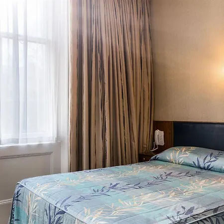 Mitre House Szálloda 3*
