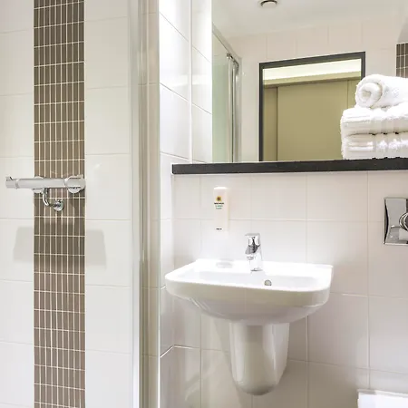 Hotel Point A Canary Wharf 3*