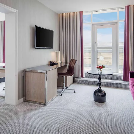 Hotel Hilton Angel Islington 4*