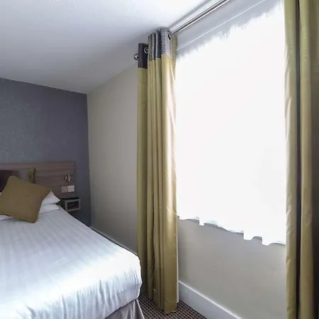 Hotel Phoenix 4*