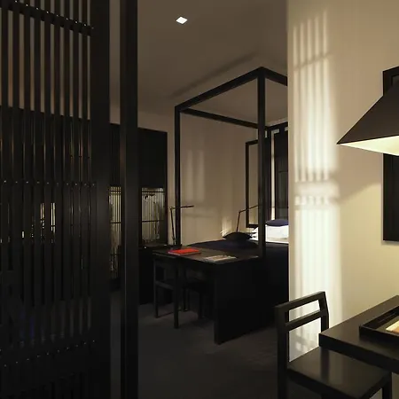 La West - Hyde Park 4*