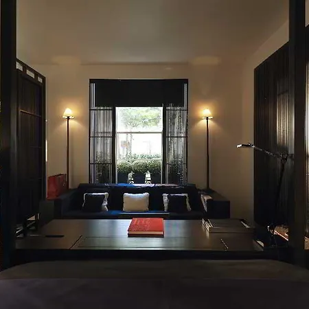 La West - Hyde Park