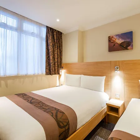 אורחן Comfort Hyde Park 3*