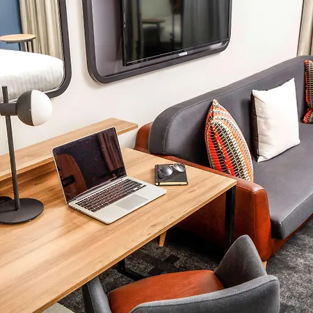 Ibis Styles Gloucester Road Hotel