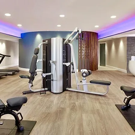 Hotel Park Plaza Victoria 4*