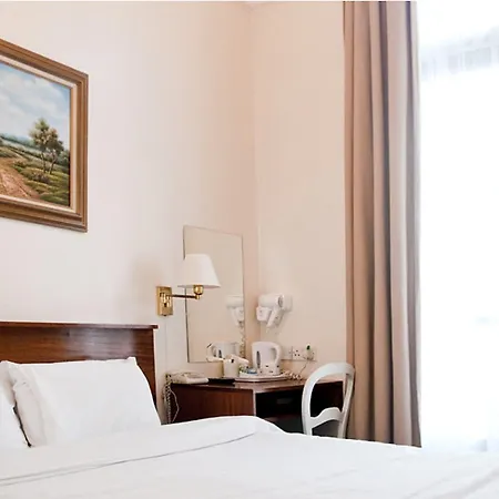 Hotel St George's