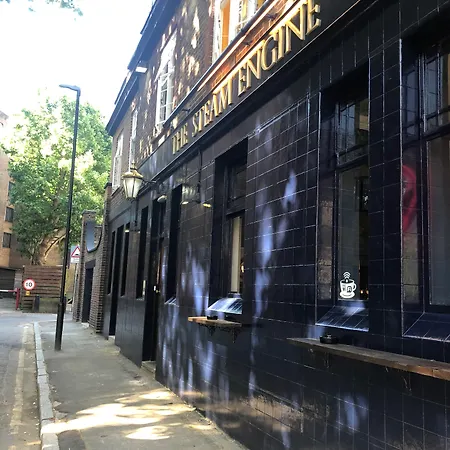 Publove @ The Steam Engine,waterloo Hostel *