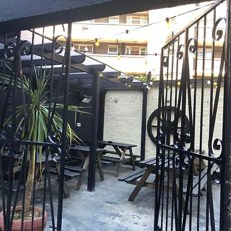 Publove @ The Steam Engine,waterloo Hostel London