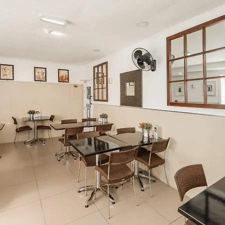Hotel Huttons Hotel, Victoria 3*
