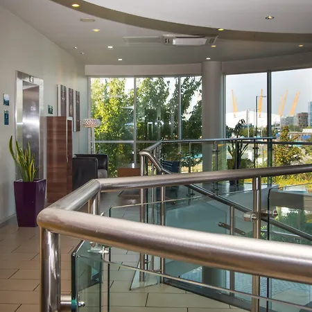 Hotel Holiday Express Greenwich By Ihg 3*