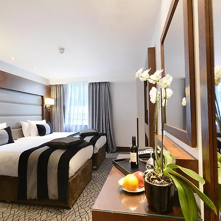 Inhabit Queen's Gardens, A Member Of Design Hotel
