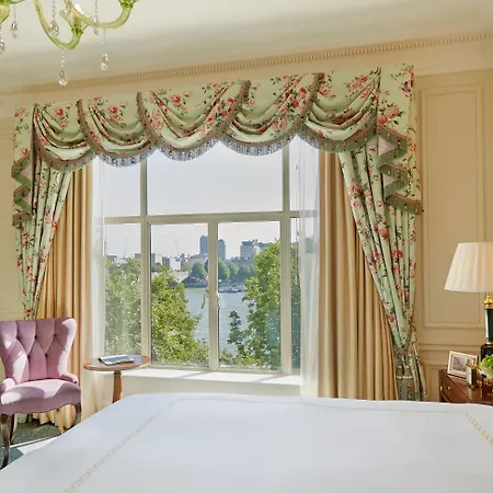 The Savoy 5* Londra