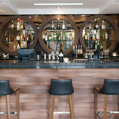 Ξενοδοχείο Doubletree By Hilton Victoria 4*