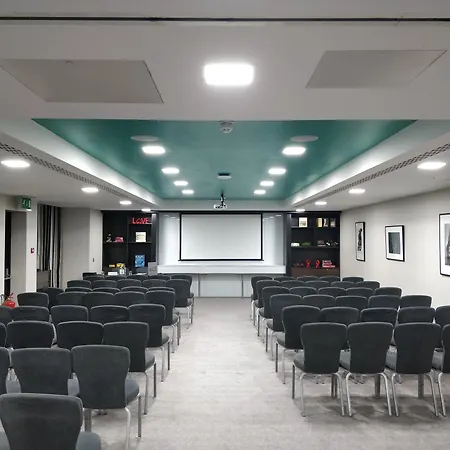 מלון Doubletree By Hilton Kensington