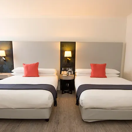 Doubletree By Hilton Kensington לונדון