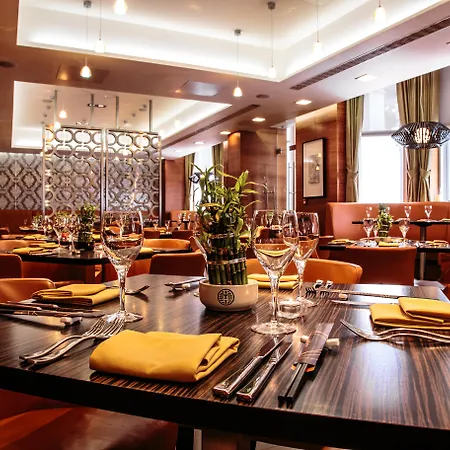 Doubletree By Hilton Kensington מלון לונדון