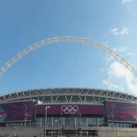 St George's - Wembley 4*