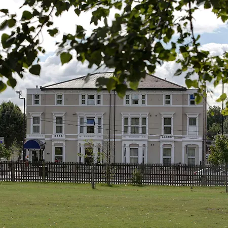 Western Highbury Hotel 3*