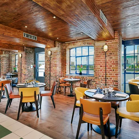 Doubletree By Hilton - Docklands Riverside 4*
