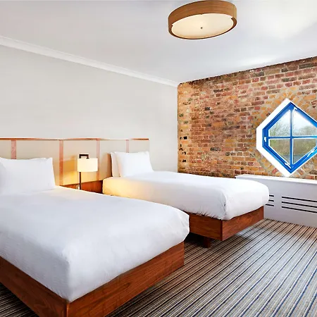 Doubletree By Hilton - Docklands Riverside Отель Лондон