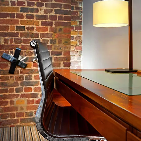 Отель Doubletree By Hilton - Docklands Riverside Лондон