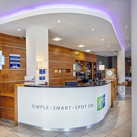 Holiday Express - Newbury Park, An Ihg Hotel London