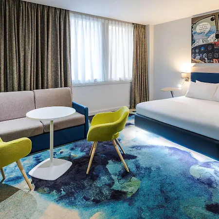 Hotel Ibis Styles London Heathrow Airport 3*