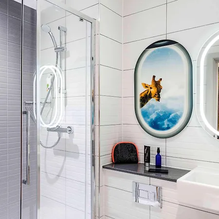 Hotel Ibis Styles London Heathrow Airport