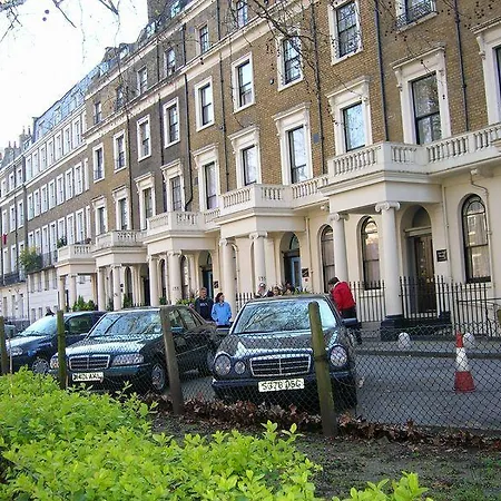 Kingswaypark At Park Avenue 3* London
