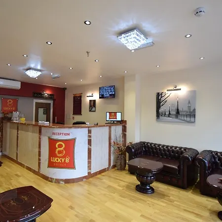 Lucky 8 Hotell Ilford