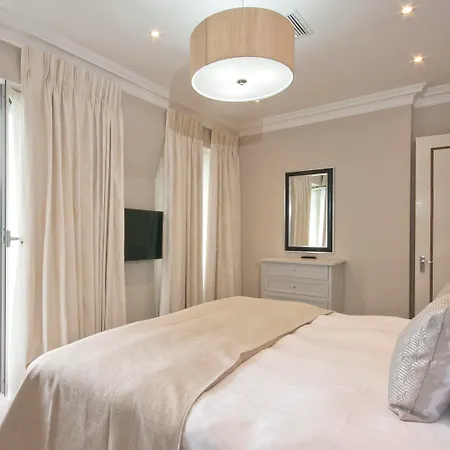 Aparthotel Fountain House 5*