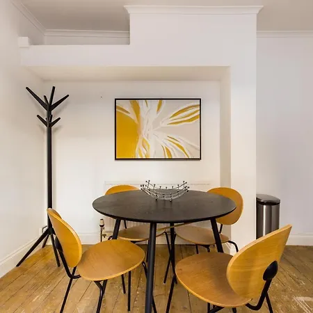 The Fulham Bolthole - Beckoning 2bdr Flat With Garden