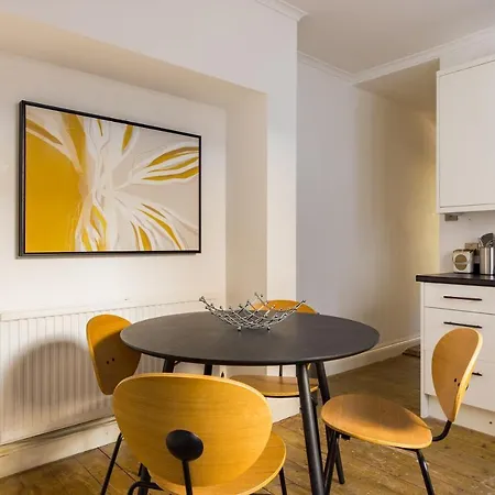 The Fulham Bolthole - Beckoning 2bdr Flat With Garden *