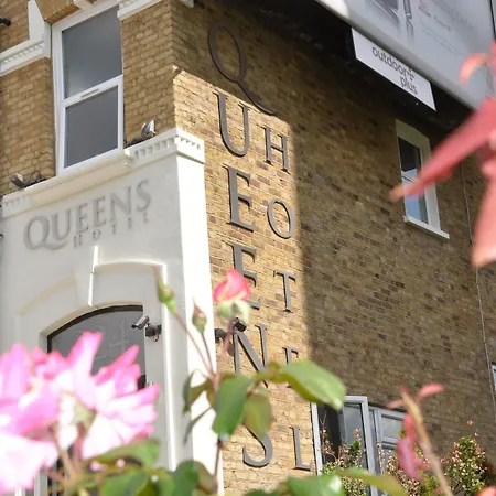 Queens Hotel 3*
