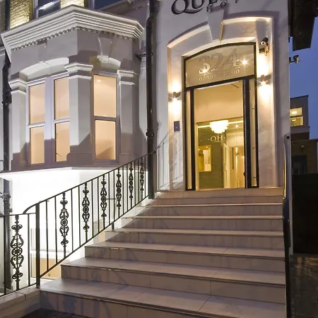 Queens Hotel 3*