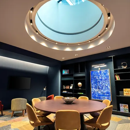 Staybridge London Heathrow - Bath Road, An Ihg Otel 4*
